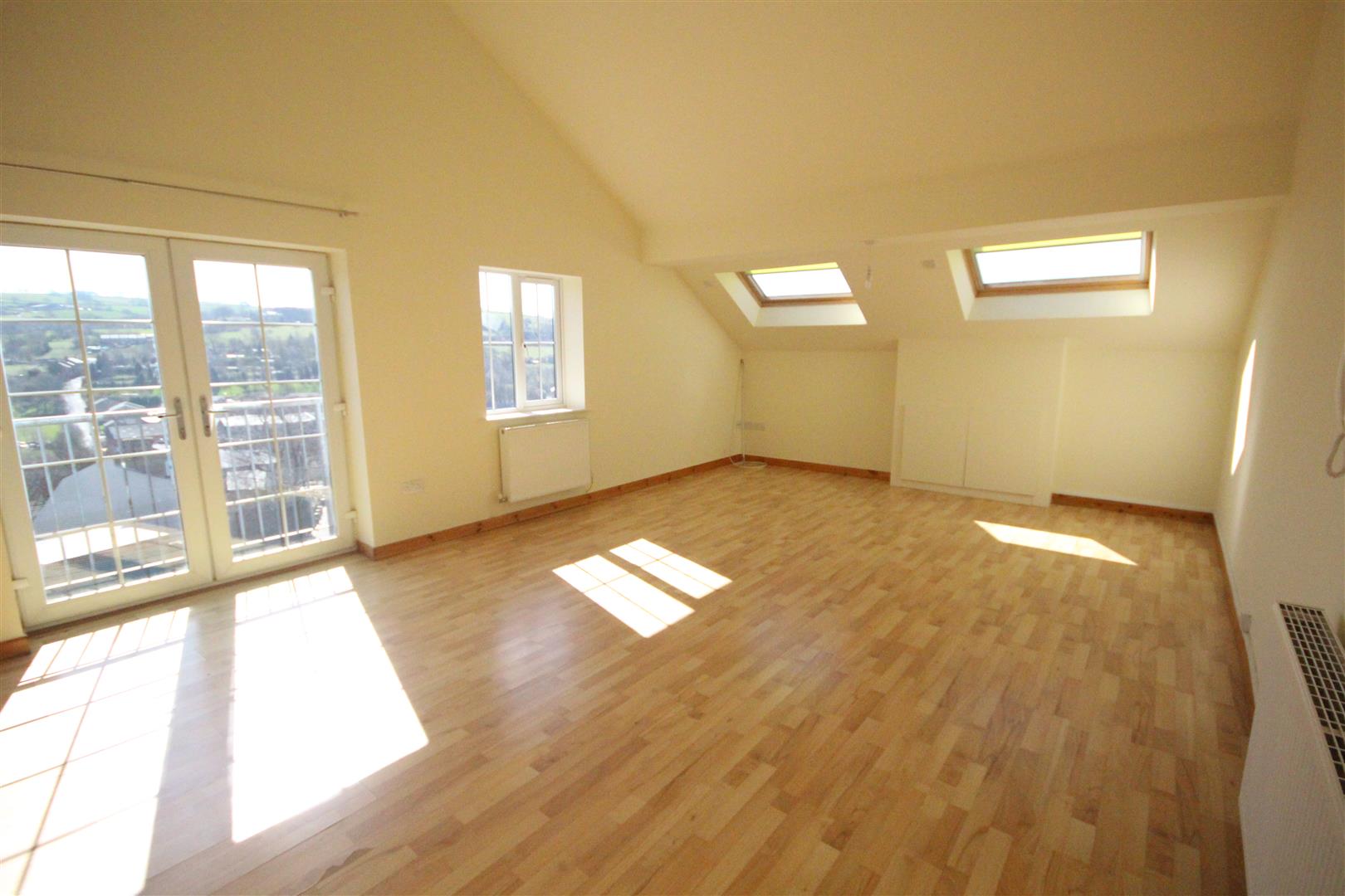 2 bedroom apartment For Sale in Colne - IMG_9551.JPG